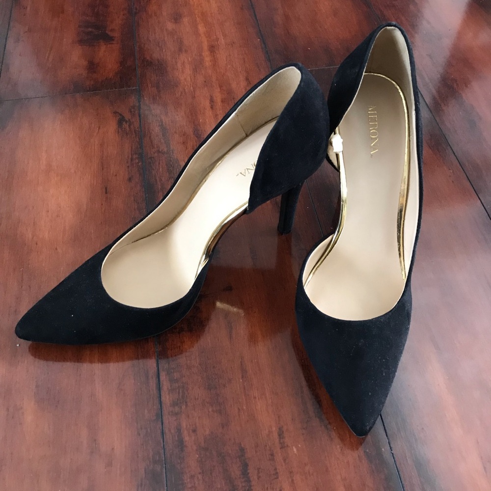 Black stilettos. Size: 9